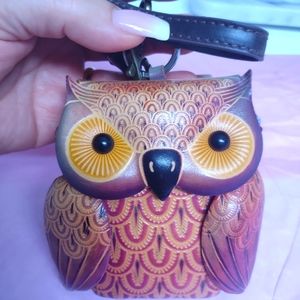Small owl leather wristlet
